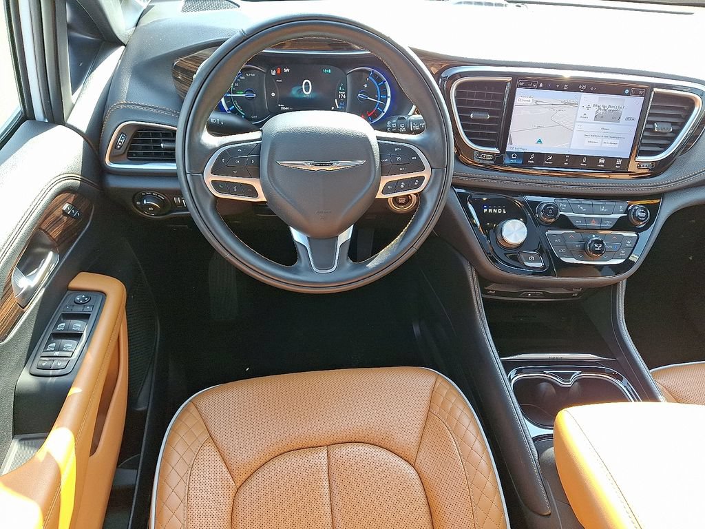 Used 2022 Chrysler Pacifica Pinnacle FWD image 11