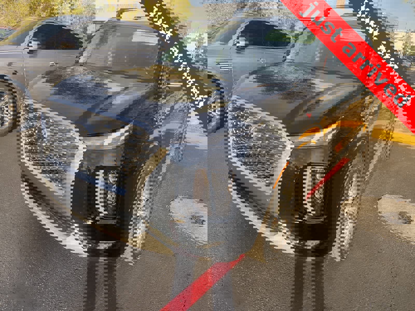 Used 2022 Hyundai Palisade Limited w/ Winter Package image 2