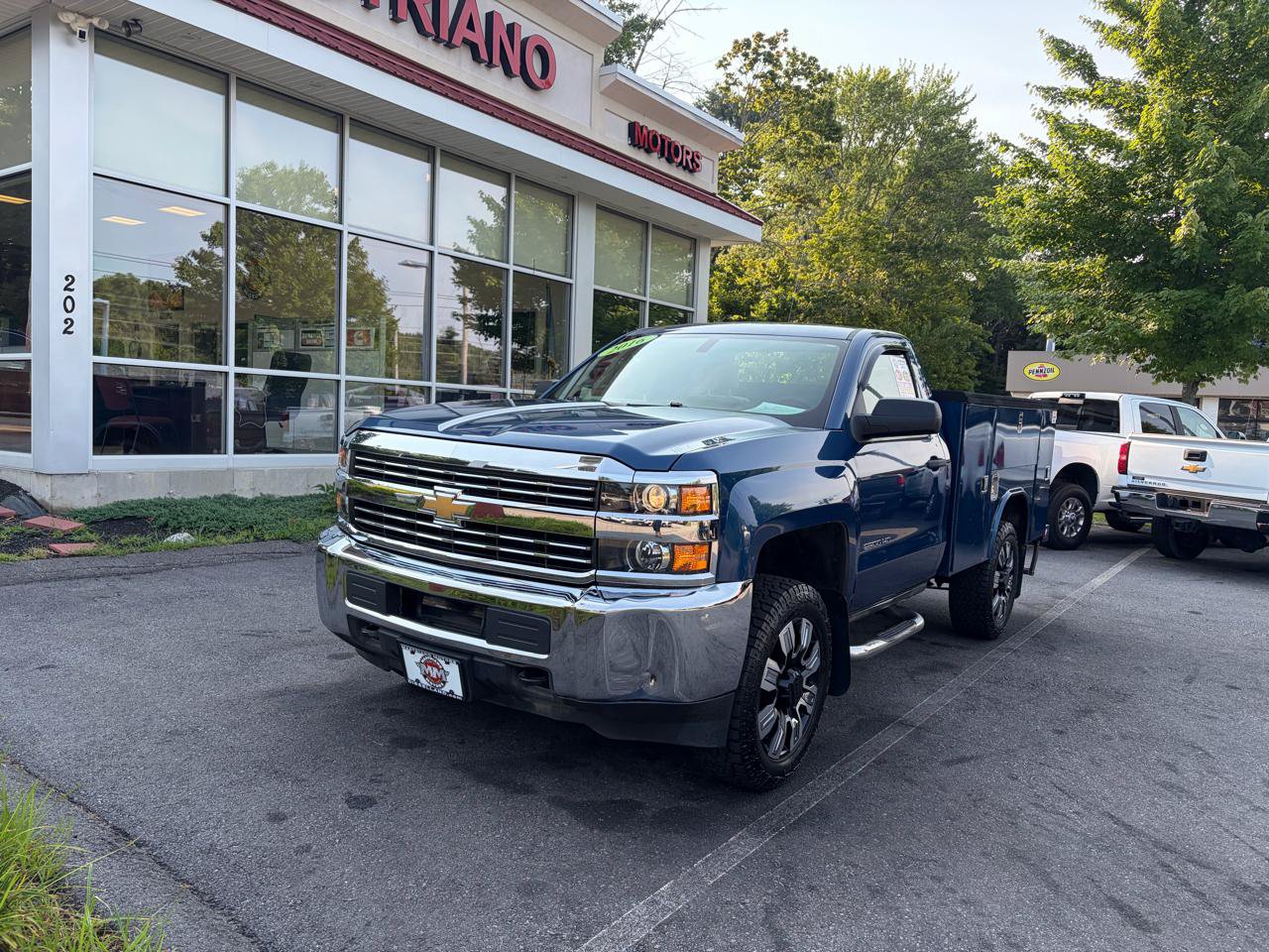 Used 2016 Chevrolet Silverado 2500 W/T AWD/4WD image 2
