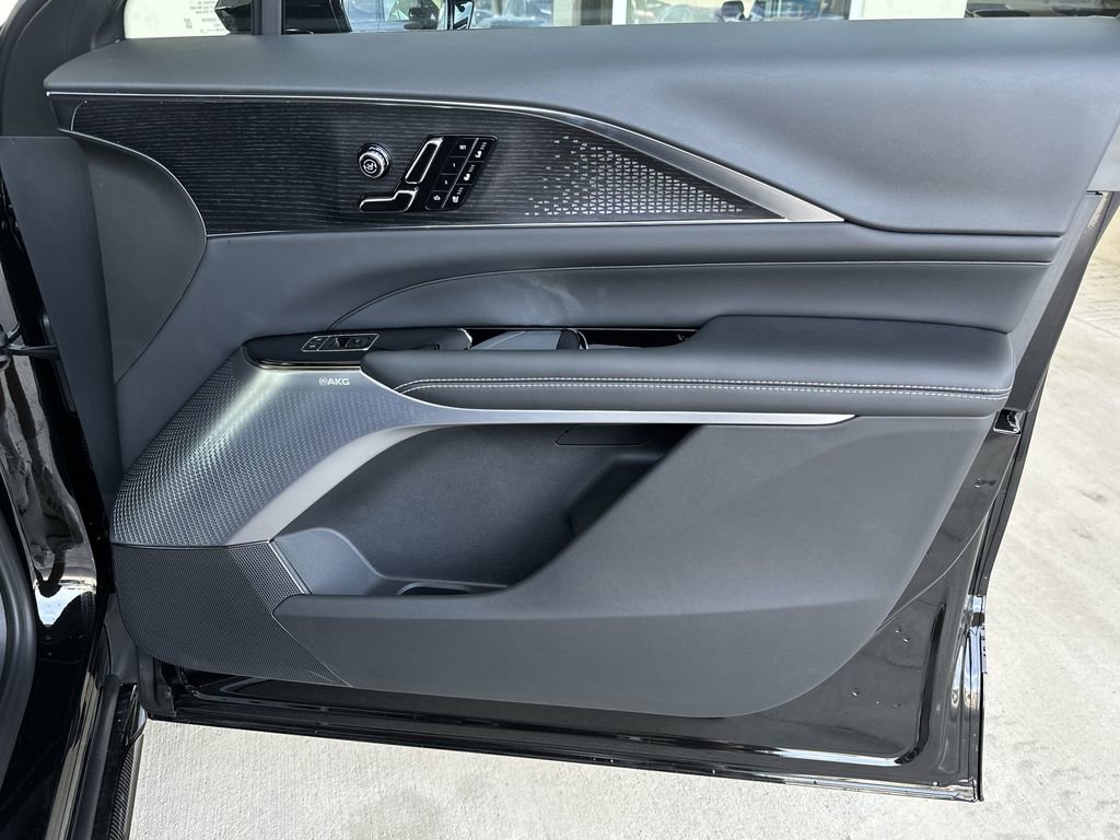 New 2026 Cadillac Lyriq V w/ Exterior Carbon Fiber Package image 38
