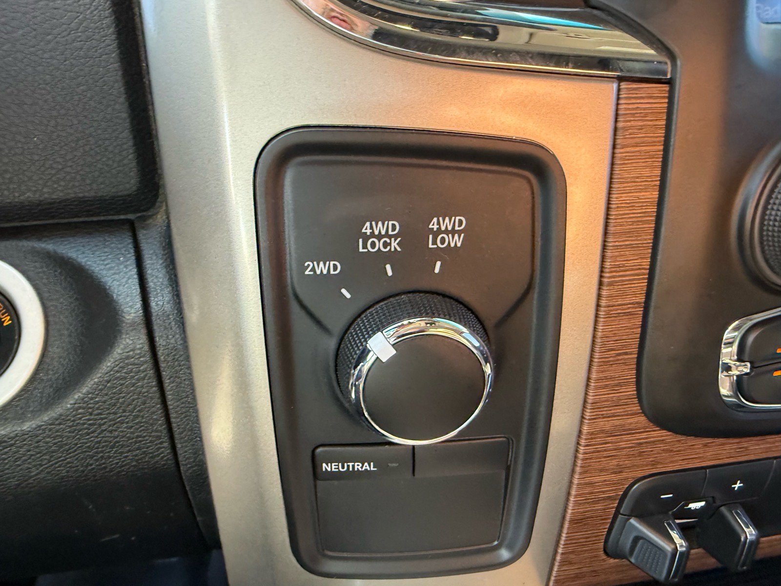 Used 2013 RAM 3500 Laramie AWD/4WD image 17