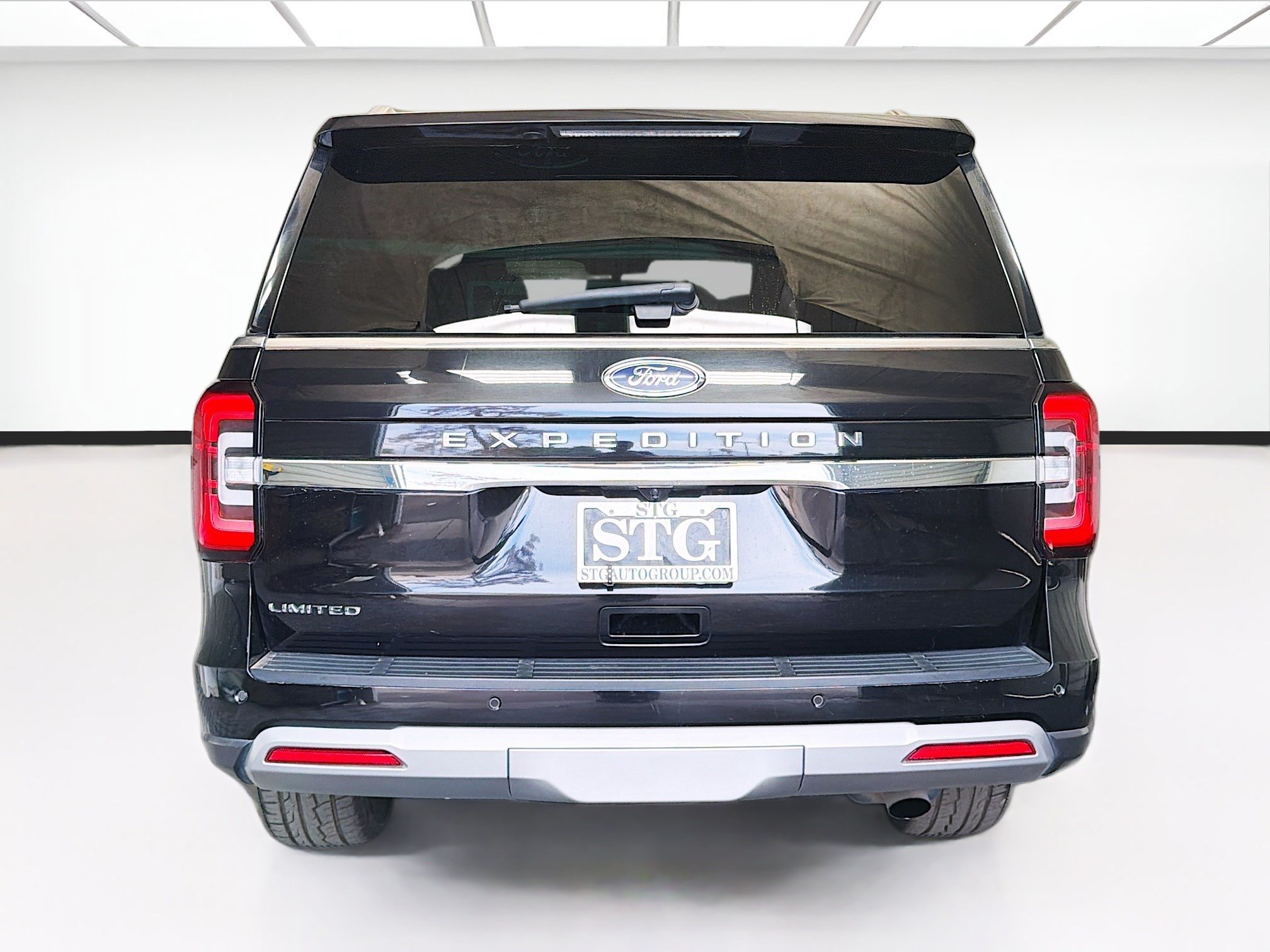 Used 2024 Ford Expedition Limited AWD/4WD image 5
