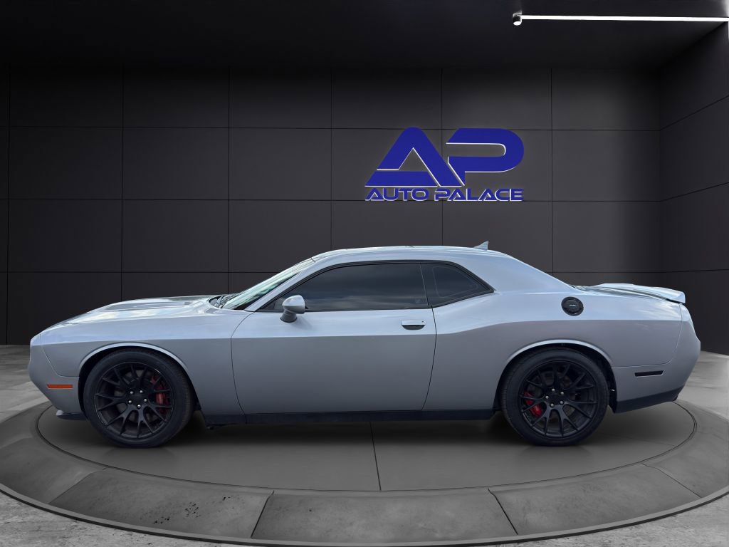 Used 2016 Dodge Challenger SRT w/ Technology Group image 7