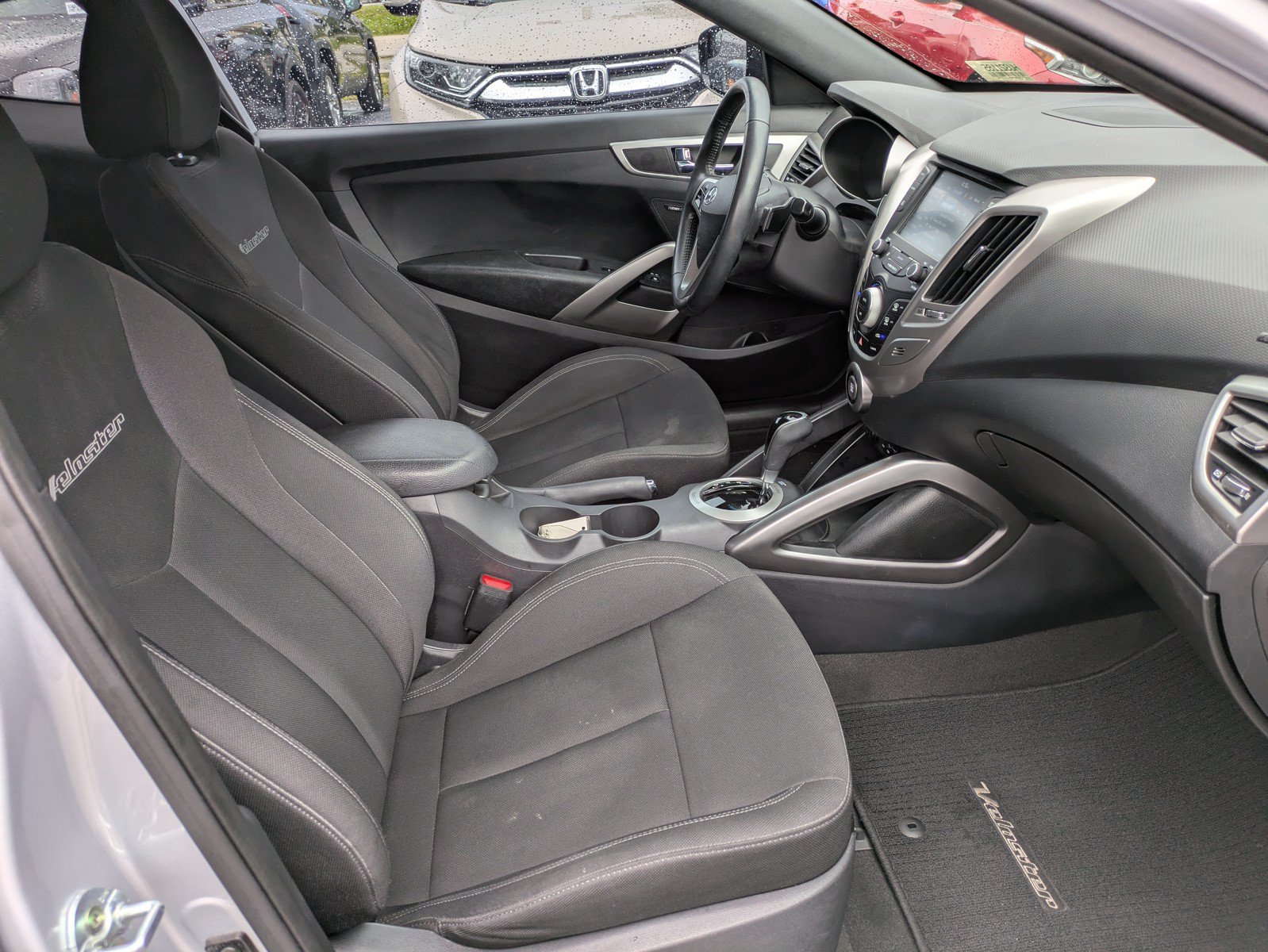 Used 2017 Hyundai Veloster Value Edition w/ Graphic Package (Lower Body) FWD image 10