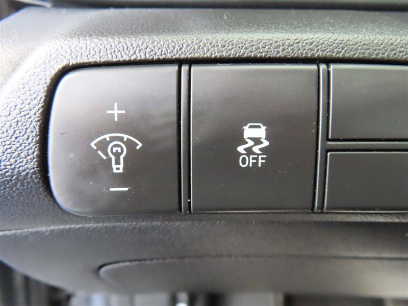 Used 2025 Hyundai Elantra SEL FWD image 16