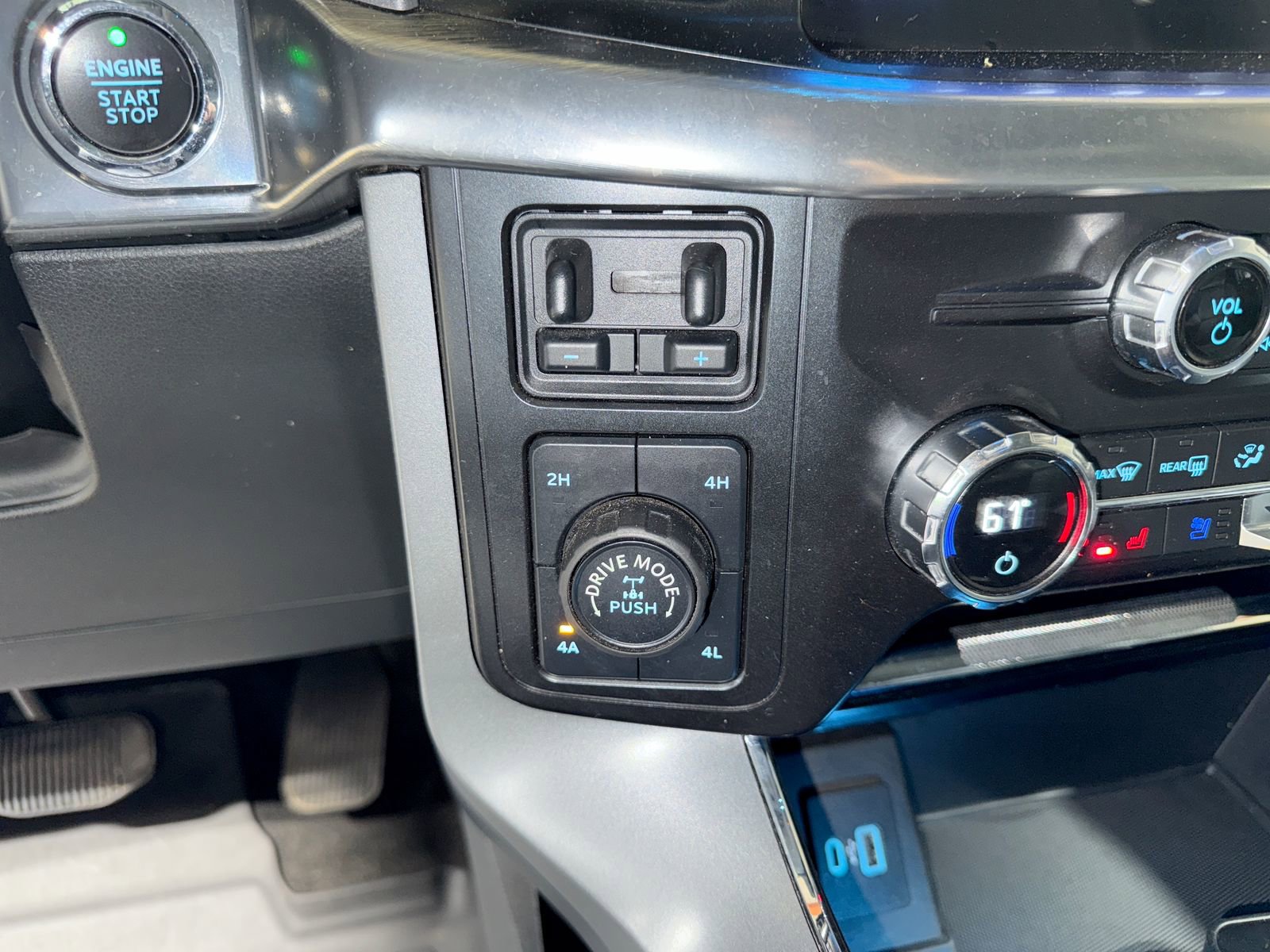 Used 2021 Ford F150 Lariat image 39