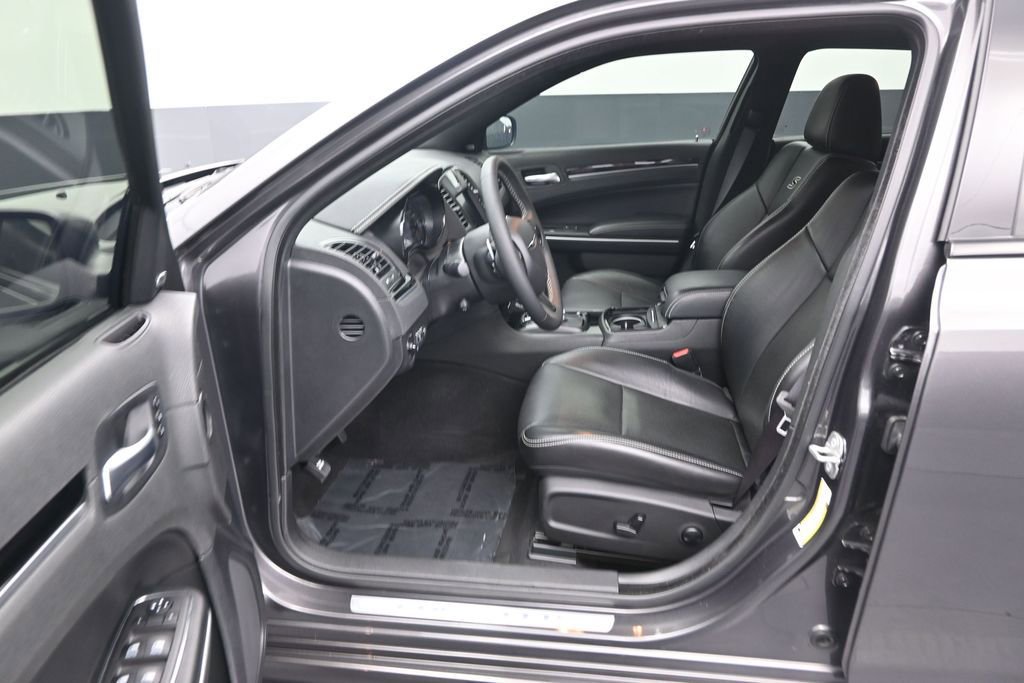 Used 2023 Chrysler 300 S w/ Comfort Group RWD image 13
