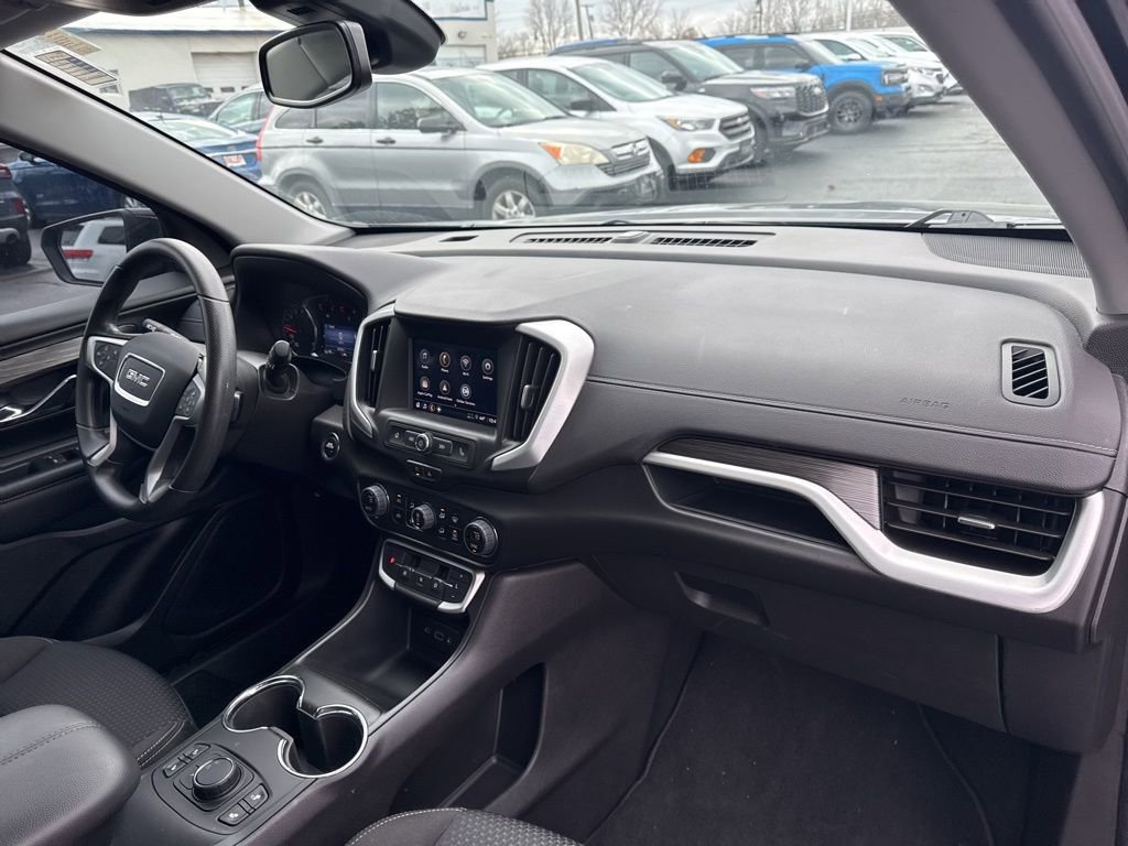 Used 2023 GMC Terrain SLE w/ Driver Convenience Package image 32