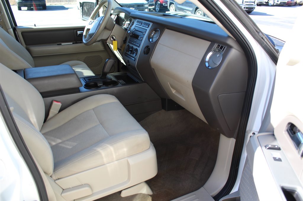 Used 2011 Ford Expedition EL XLT image 12
