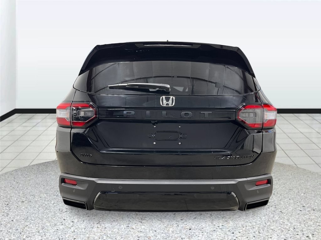 New 2026 Honda Pilot Black Edition image 4