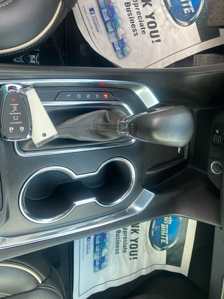 Used 2023 Chevrolet Traverse Premier image 23