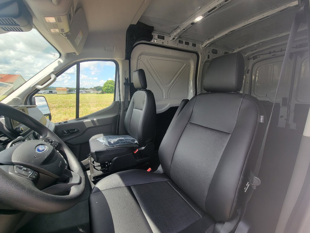 New 2025 Ford Transit 250 148 Medium Roof image 15