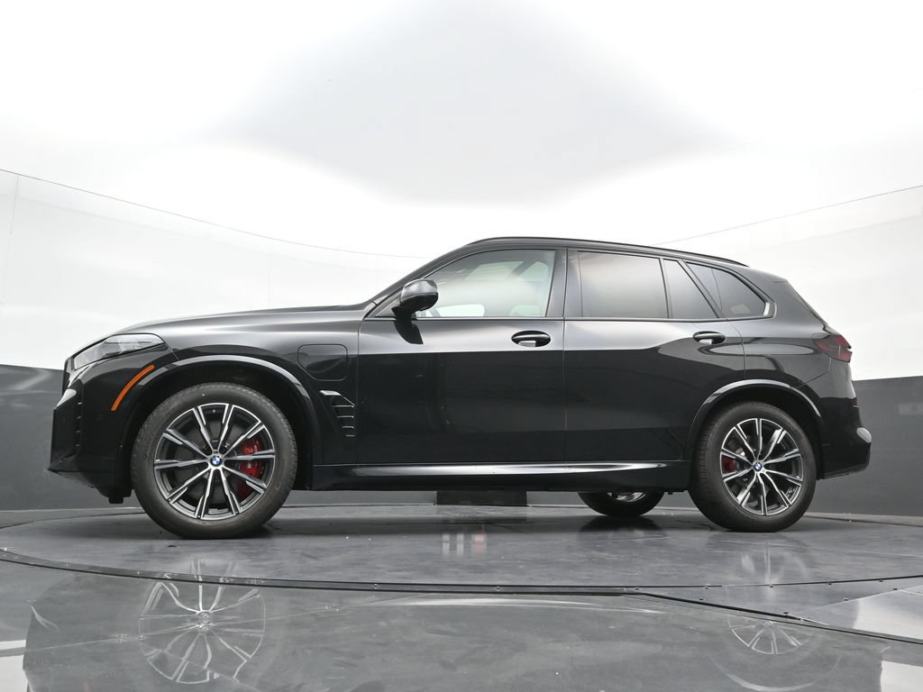 New 2026 BMW X5 xDrive50e w/ M Sport Package AWD/4WD image 25