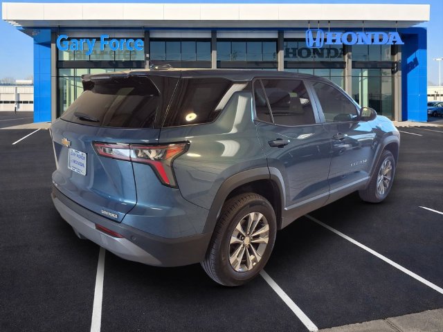 Used 2026 Chevrolet Equinox LT AWD/4WD image 2