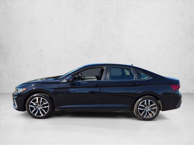 Used 2025 Volkswagen Jetta SE FWD image 9