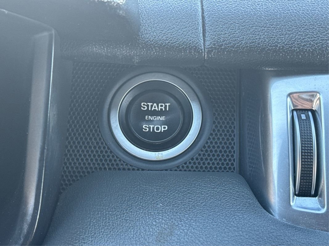 Used 2015 Land Rover Range Rover Sport SE image 33