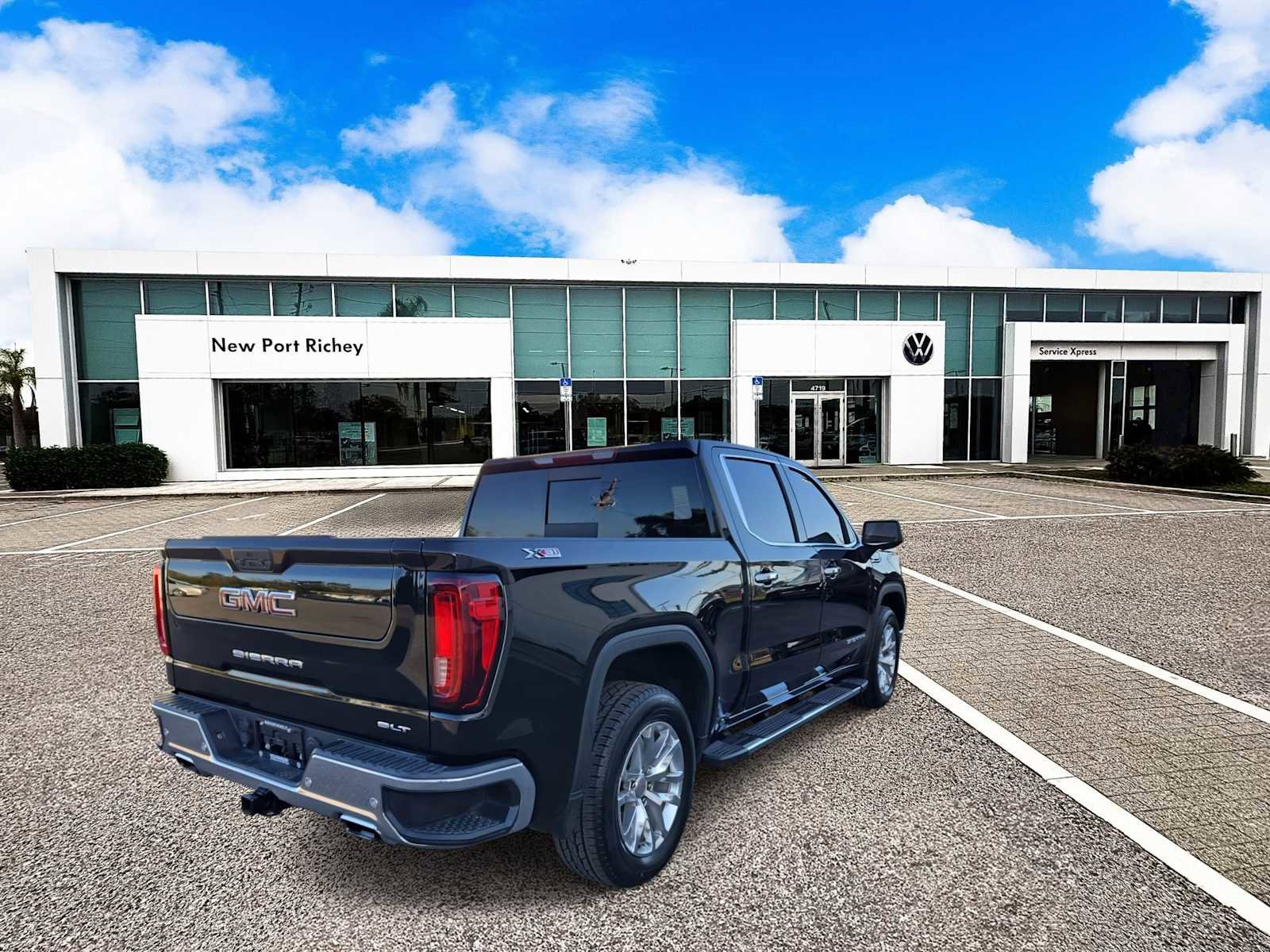 Used 2022 GMC Sierra 1500 SLT w/ SLT Premium Plus Package image 8