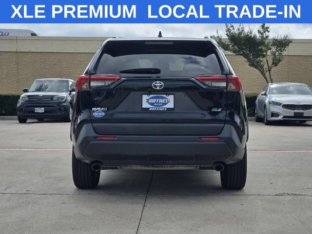Used 2019 Toyota RAV4 XLE Premium FWD image 7
