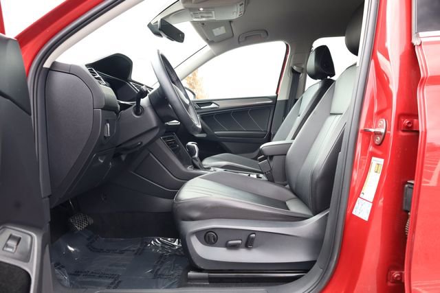 Used 2022 Volkswagen Tiguan SE image 13