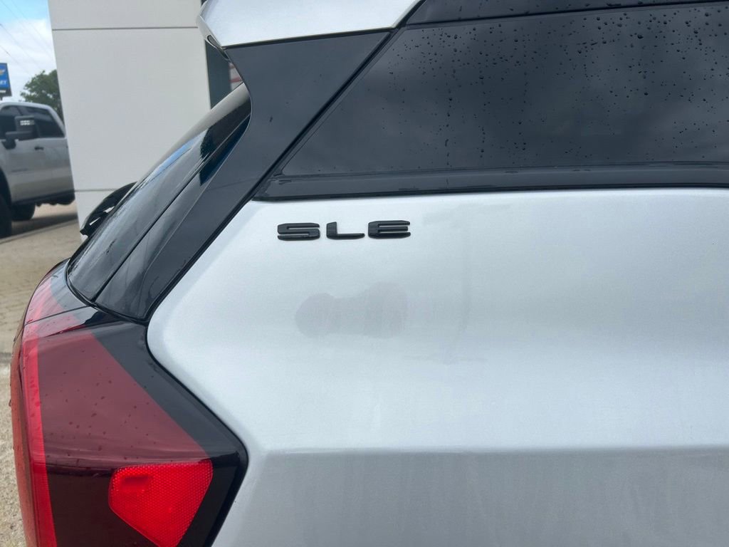 Used 2022 GMC Terrain SLE w/ Driver Convenience Package FWD image 12