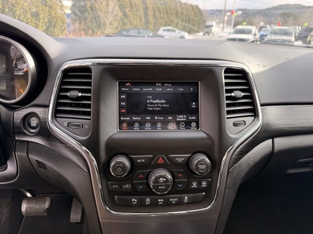 Used 2020 Jeep Grand Cherokee Laredo image 22