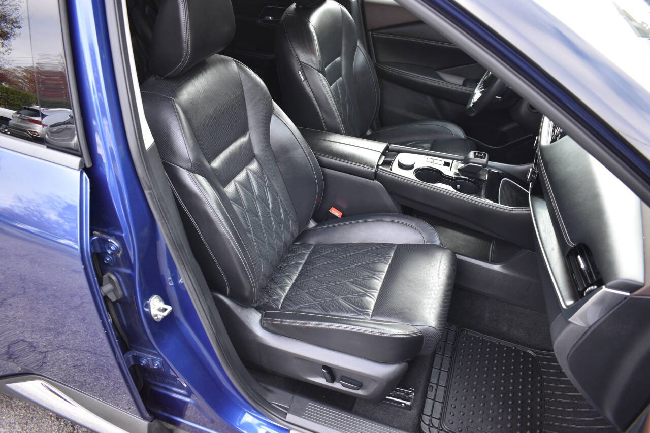 Used 2021 Nissan Rogue Platinum image 21