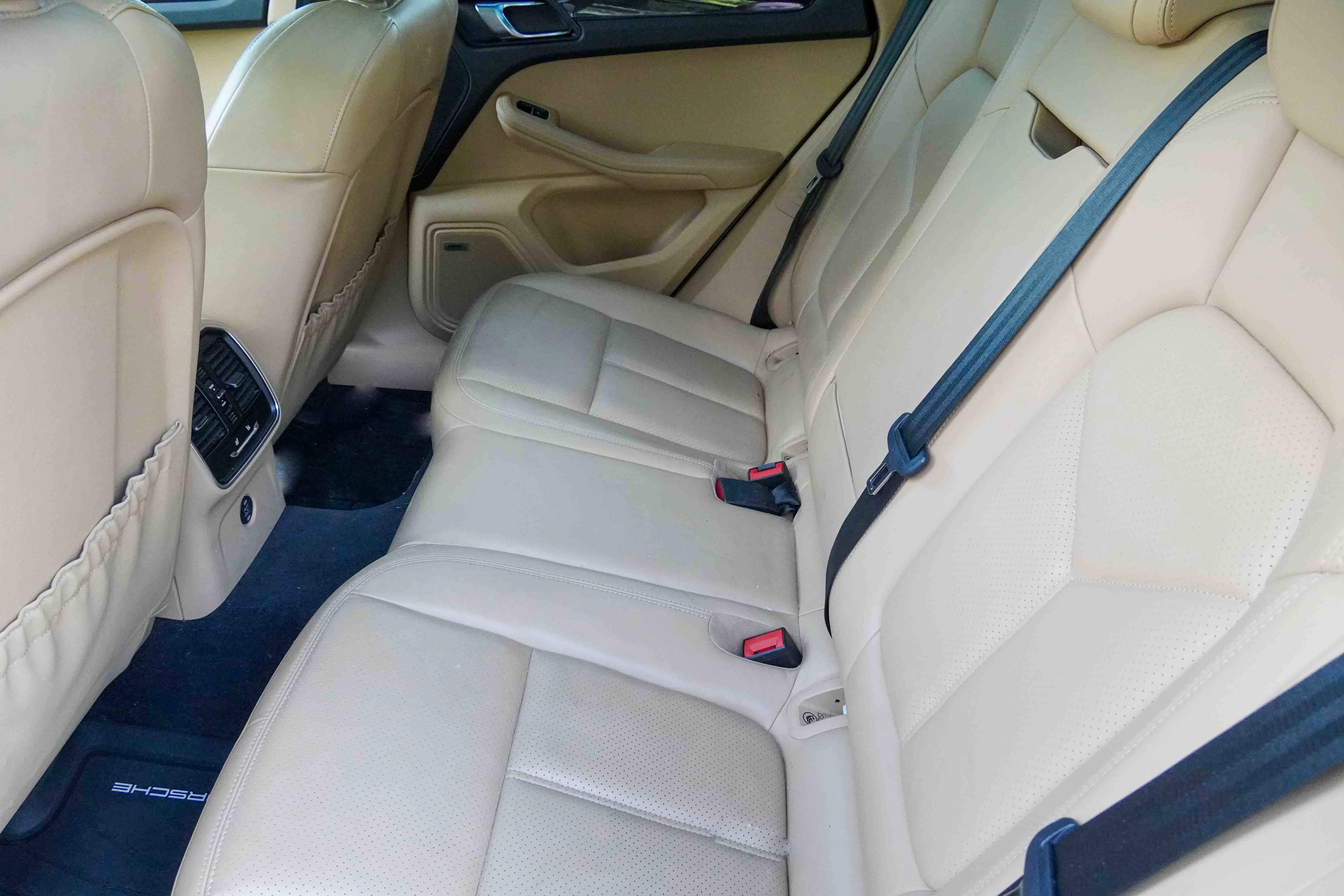 Used 2018 Porsche Macan Sport Edition image 35