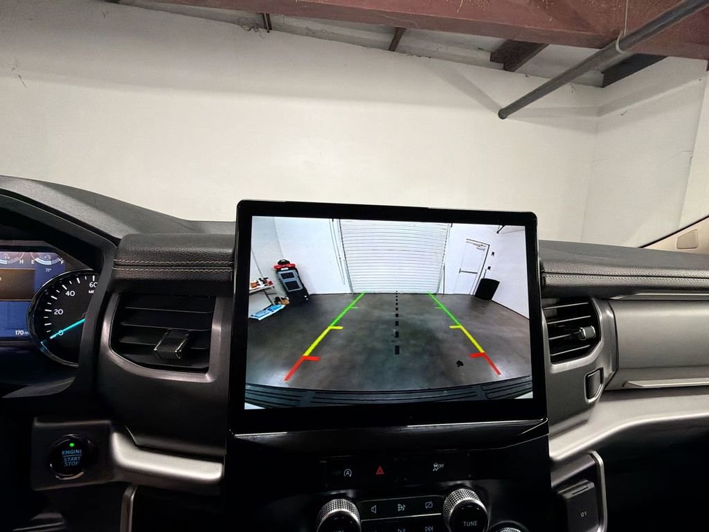 Used 2024 Ford Expedition XLT RWD image 15