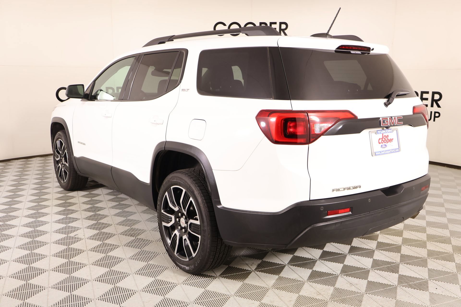 Used 2019 GMC Acadia SLT w/ Black Edition image 23