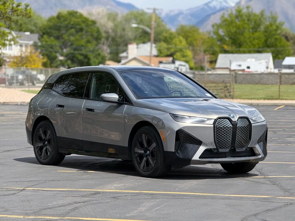Certified 2024 BMW iX xDrive50 w/ Premium Package AWD/4WD image 3