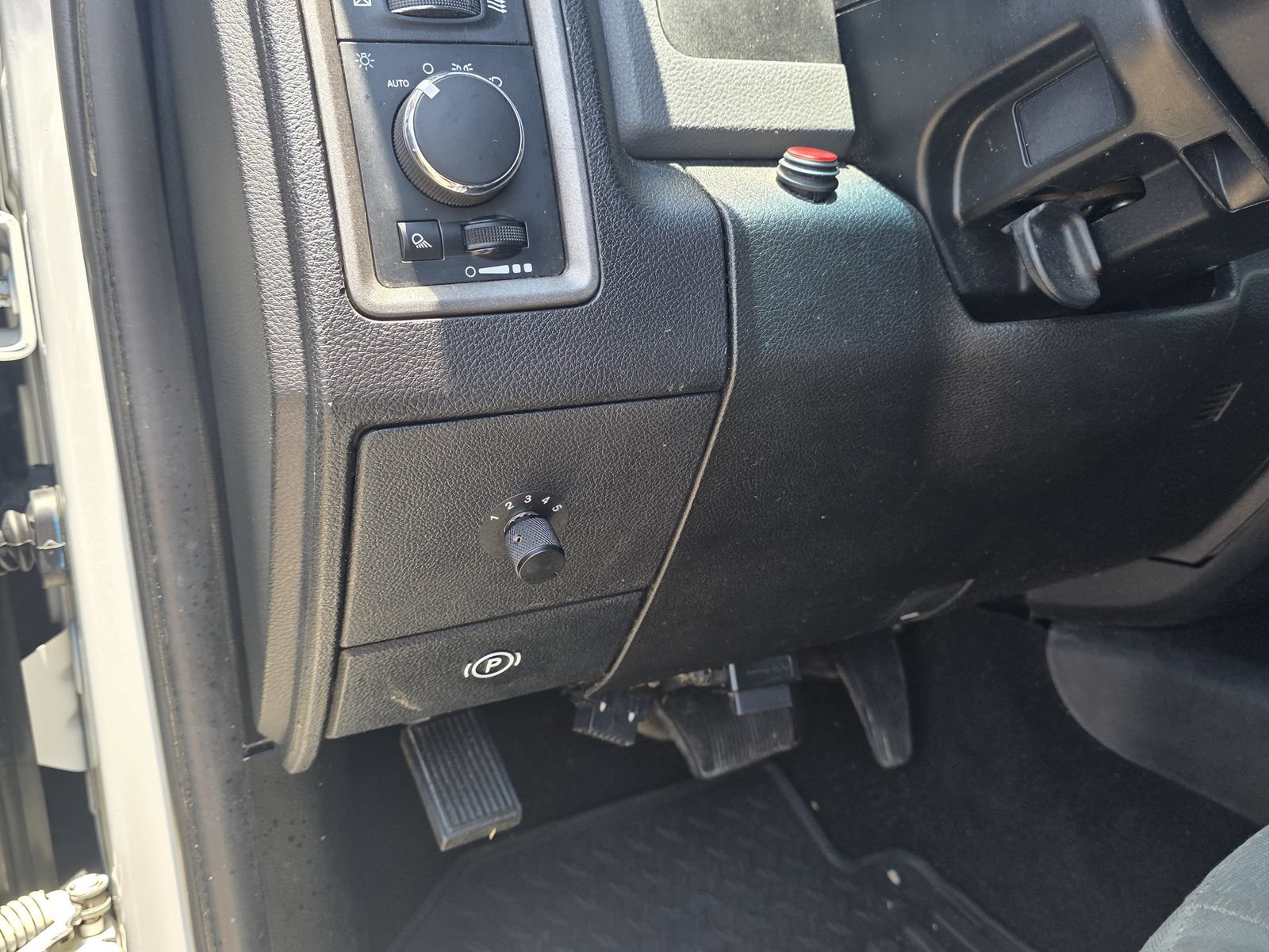 Used 2018 RAM 3500 Tradesman w/ Chrome Appearance Group AWD/4WD image 21