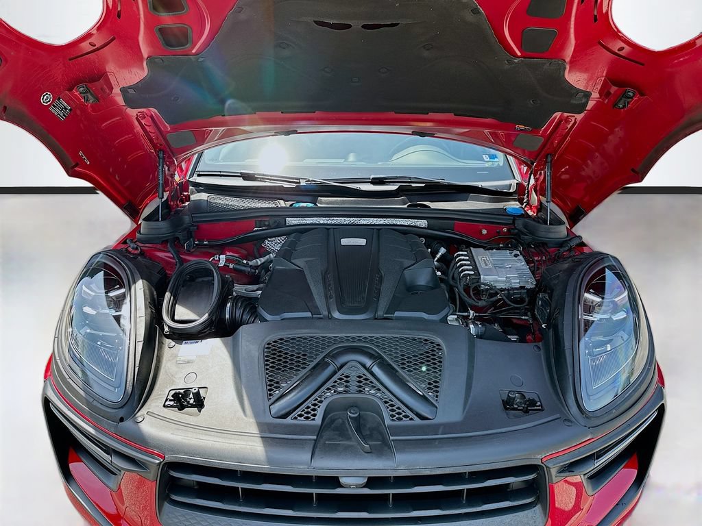 Certified 2022 Porsche Macan S AWD/4WD image 32