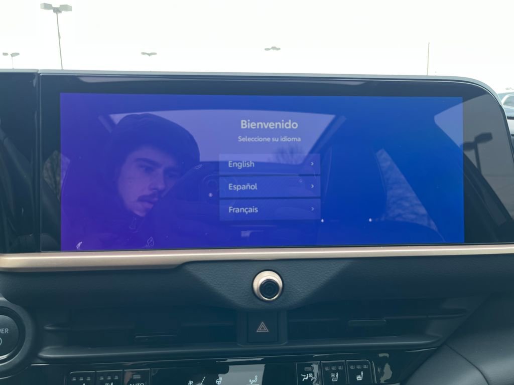 Certified 2025 Toyota Crown Signia image 21