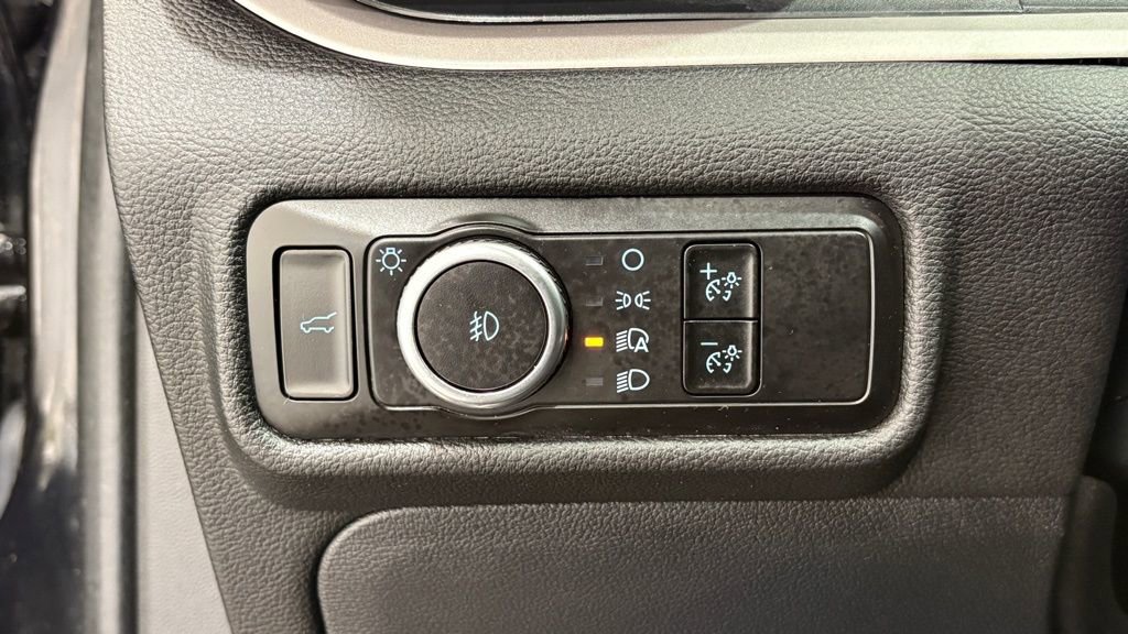 Used 2023 Ford Explorer XLT w/ Equipment Group 202A image 30