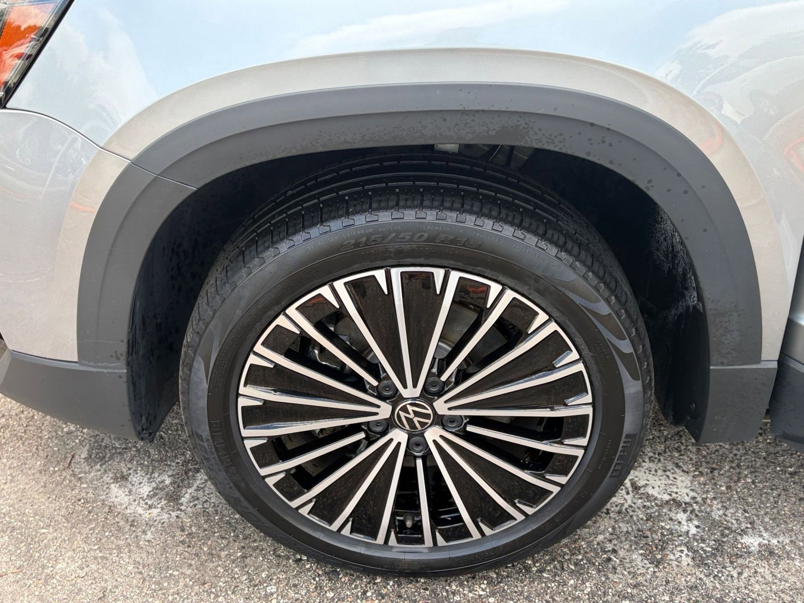 Used 2025 Volkswagen Taos SE FWD image 30