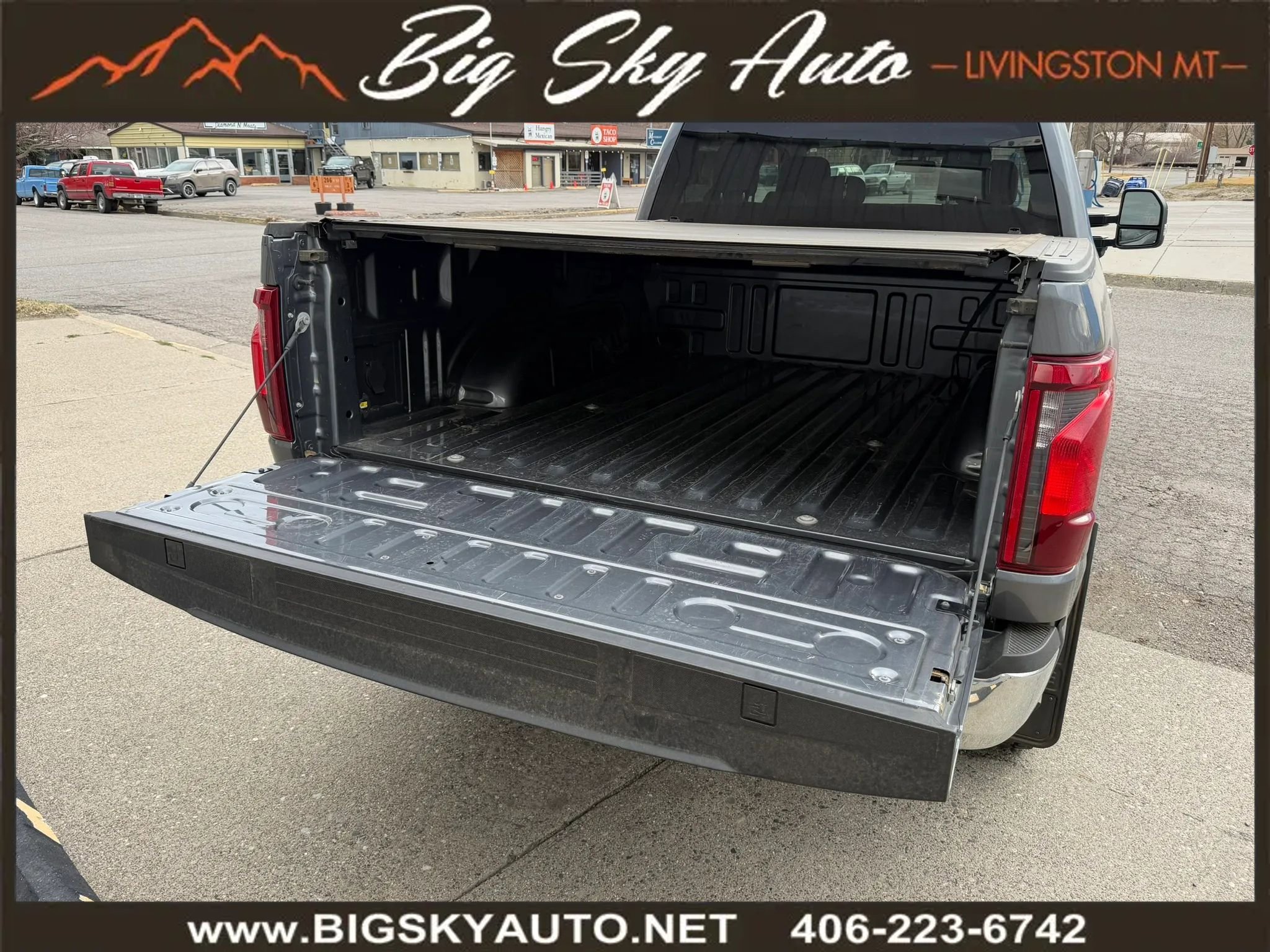 Used 2024 Ford F150 XLT w/ Mobile Office Package image 9