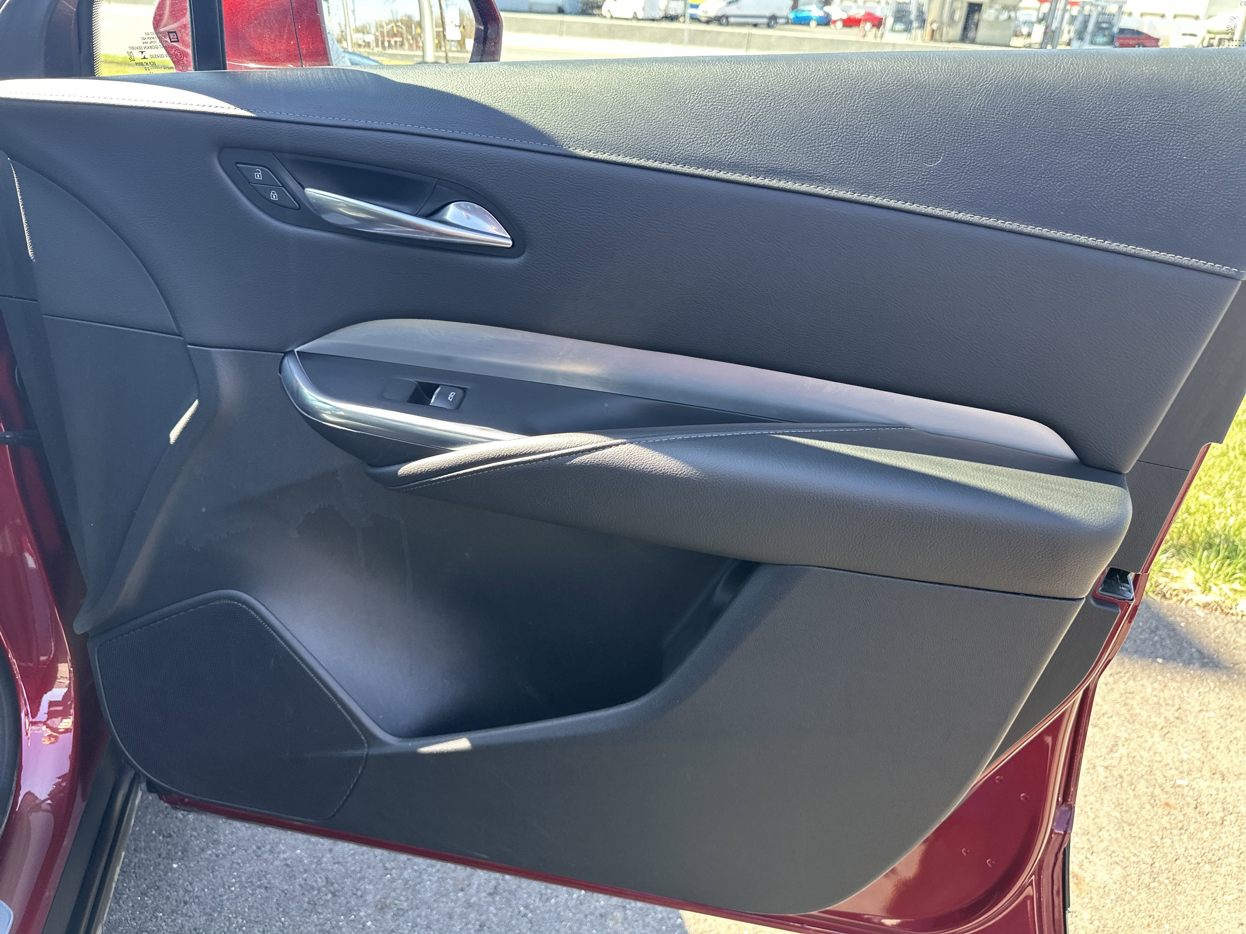 Used 2020 Cadillac XT4 Premium Luxury w/ Cold Weather Package image 14