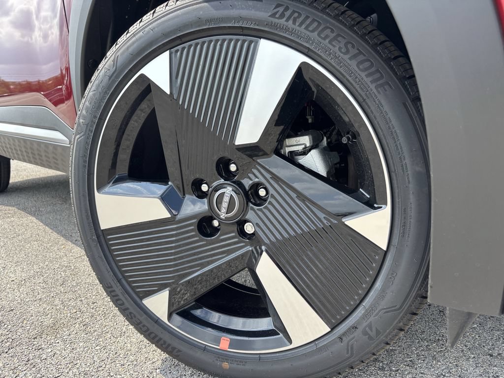 New 2026 Nissan Kicks SR w/ Cold Weather Package FWD image 9