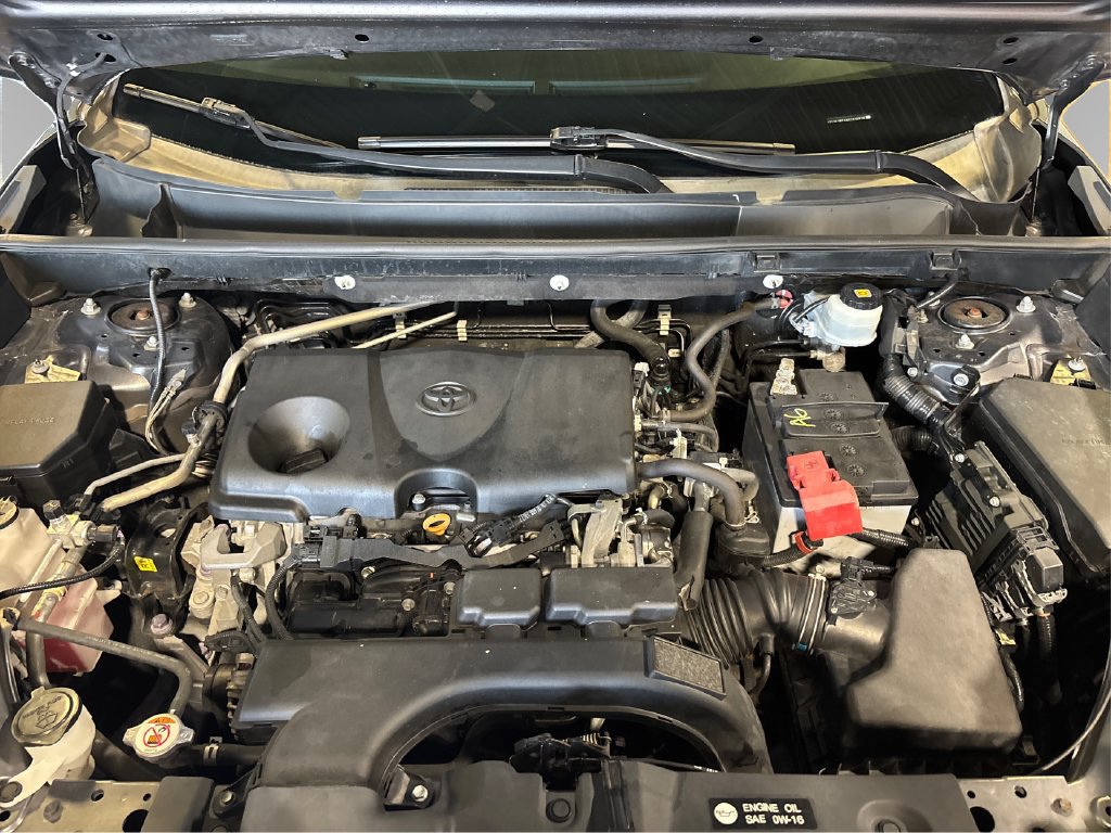 Used 2019 Toyota RAV4 XLE Premium FWD image 17