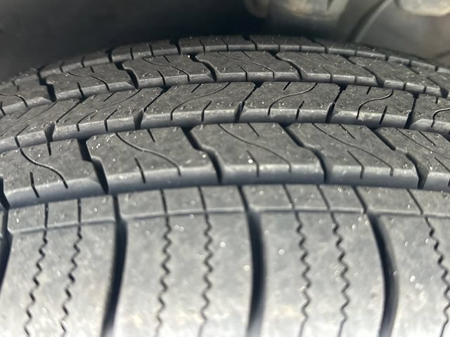 Used 2018 Toyota RAV4 XLE AWD/4WD image 11