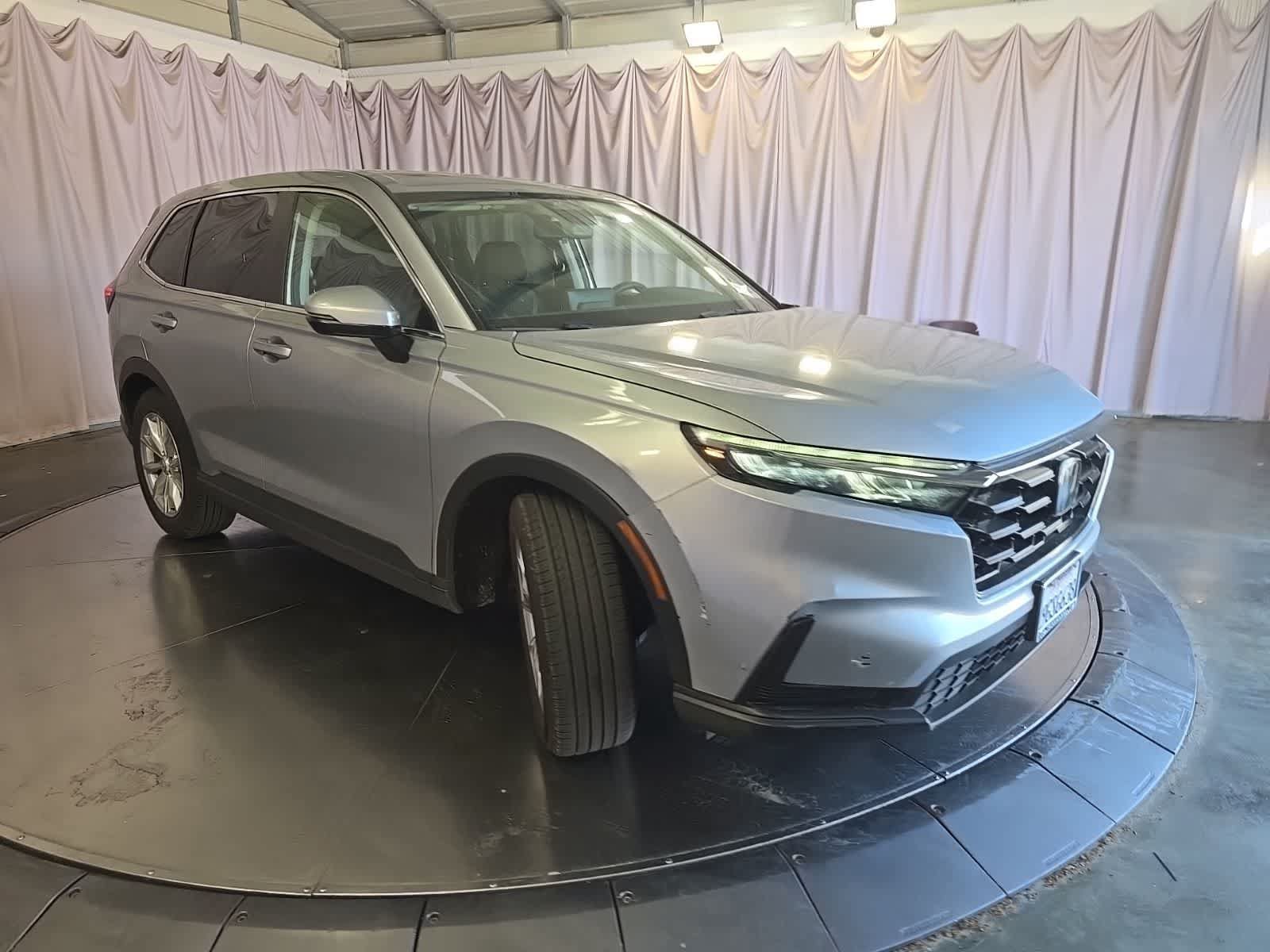 Used 2023 Honda CR-V EX image 3