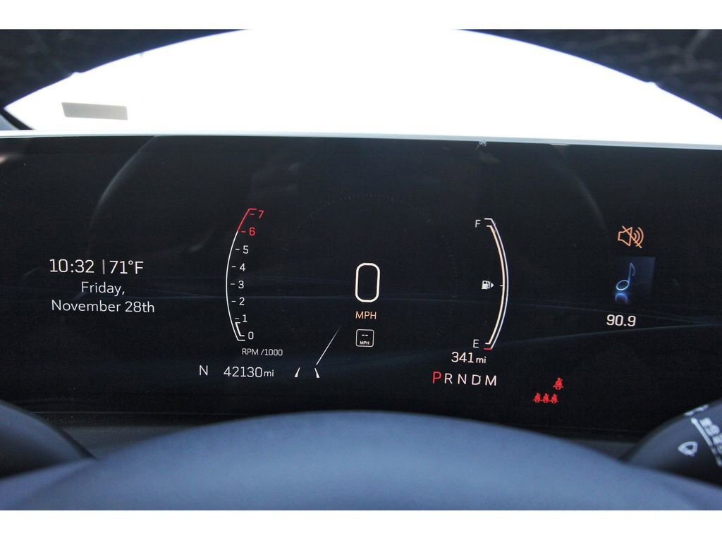 Used 2024 Cadillac XT4 Premium Luxury image 8