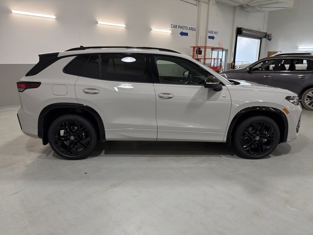 New 2026 Volkswagen Tiguan SE R-Line AWD/4WD image 10