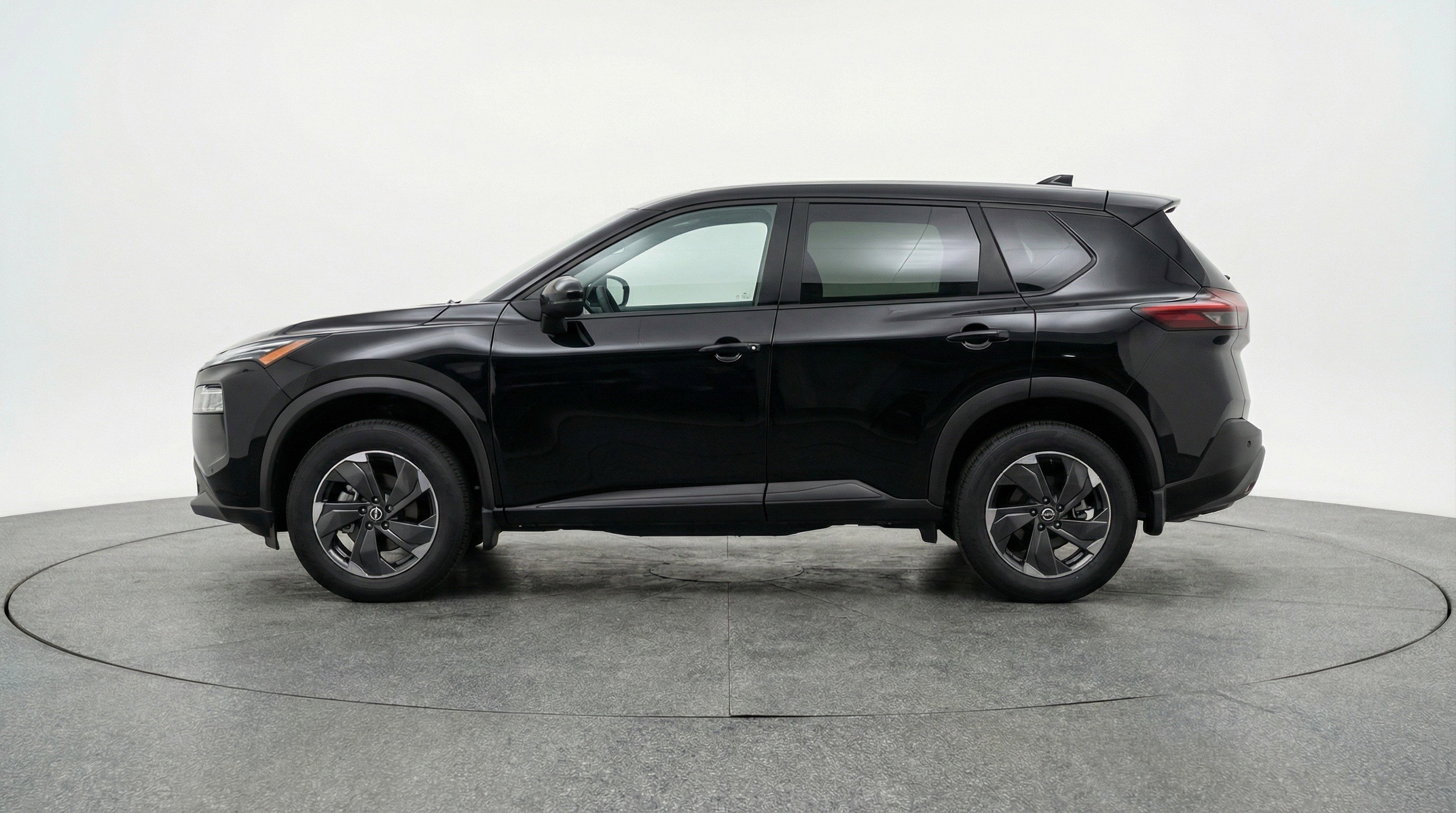 Used 2025 Nissan Rogue SV image 5