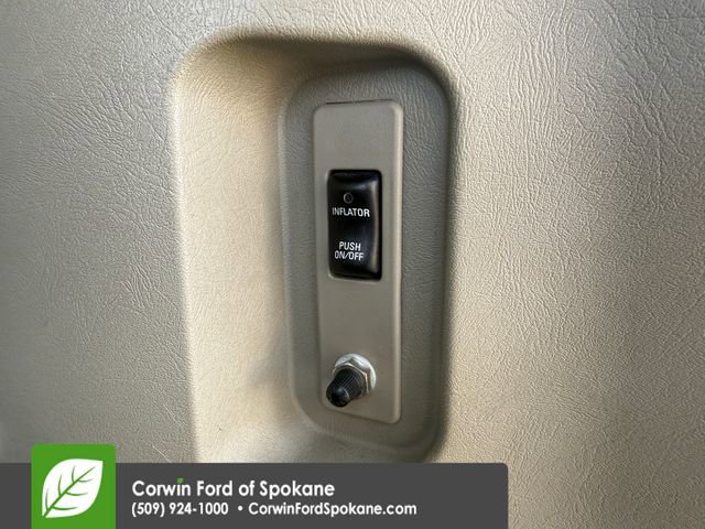 Used 2004 HUMMER H2 w/ Preferred Equipment Group image 18