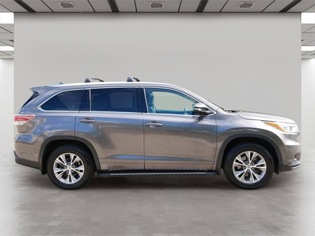 Used 2015 Toyota Highlander XLE image 6