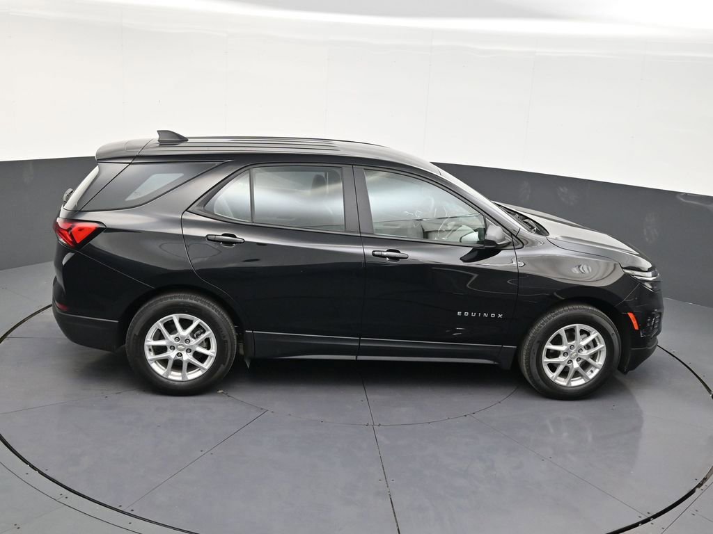 Used 2023 Chevrolet Equinox LS image 17