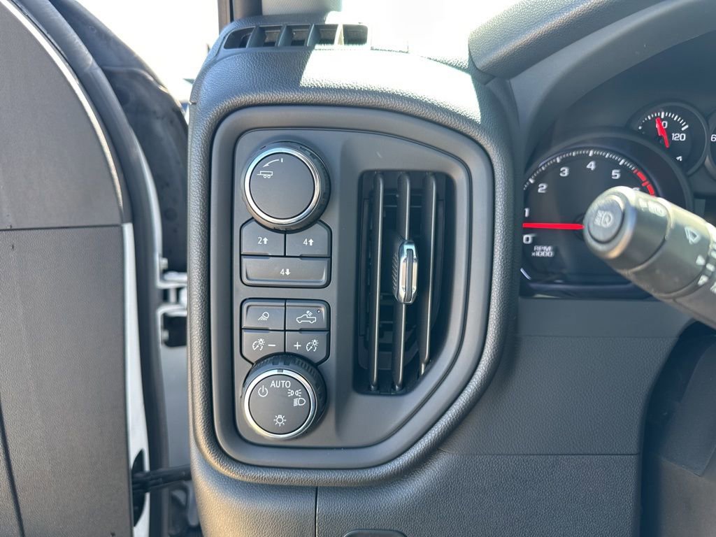 Used 2024 Chevrolet Silverado 2500 Custom w/ Custom Value Package image 13