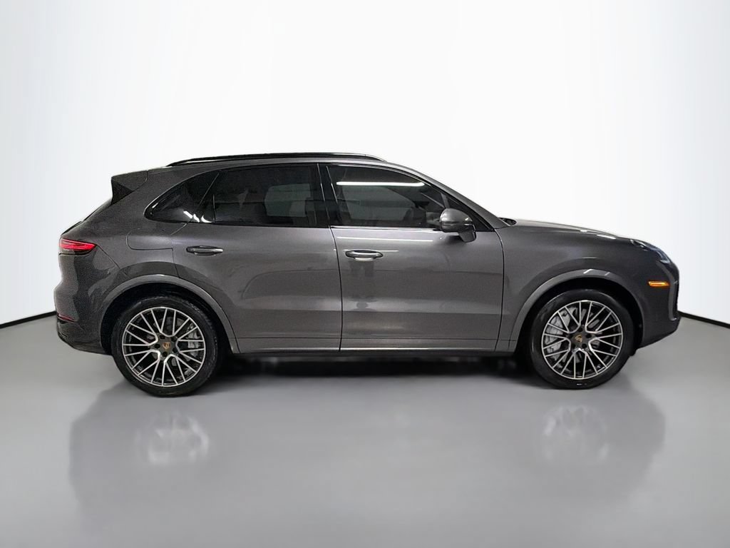 Certified 2023 Porsche Cayenne Turbo AWD/4WD image 8