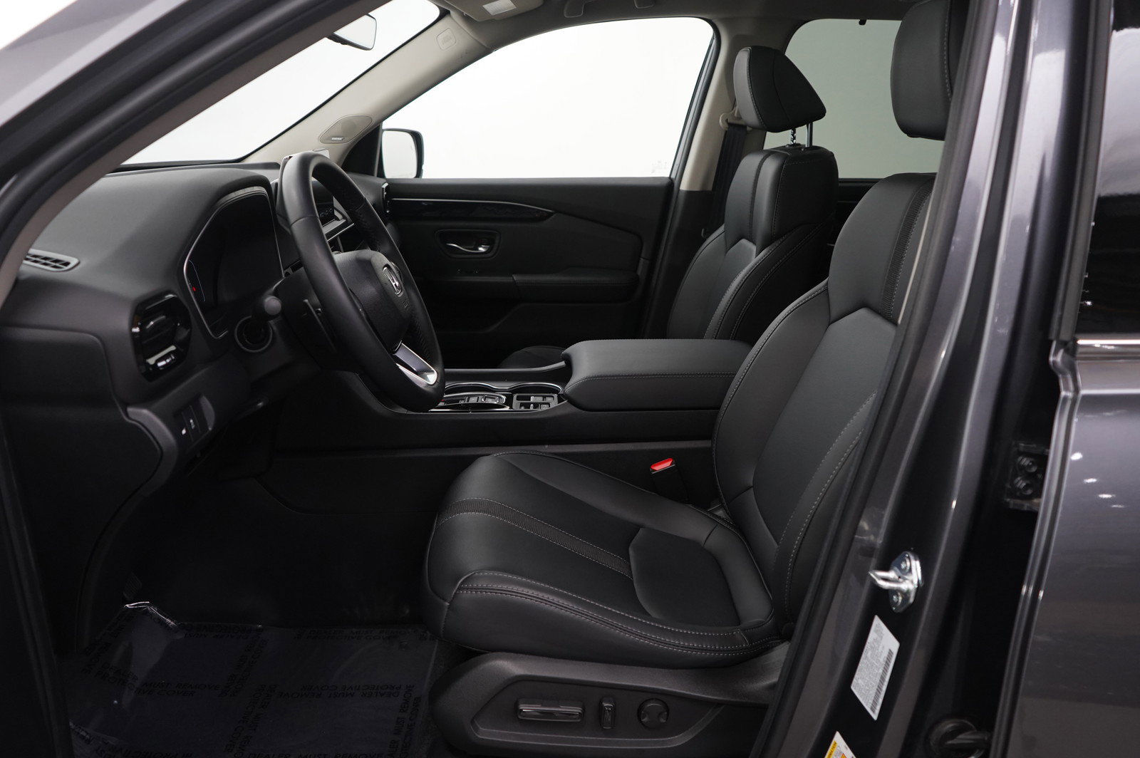 Used 2025 Honda Pilot Touring image 15